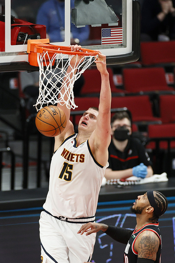 体育投注-雄鹿核心球员伤退，球队未来走势成疑，搜索客户部分我的价格.-体育投注